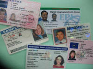 Từ 1/1/2011, chính thức lưu hành giấy phép lái xe mẫu mới